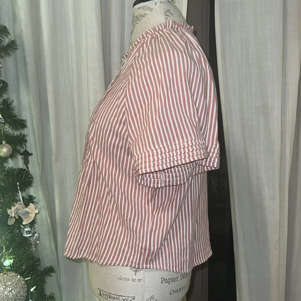 a.n.a. Light red & white striped shortsleeve flowy blouse women’s top Small - Picture 3 of 9